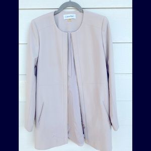 Calvin Klein Beige/cream fully lined zipper blazer Size 2